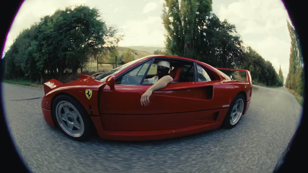Roter Ferrari F40 im Intro